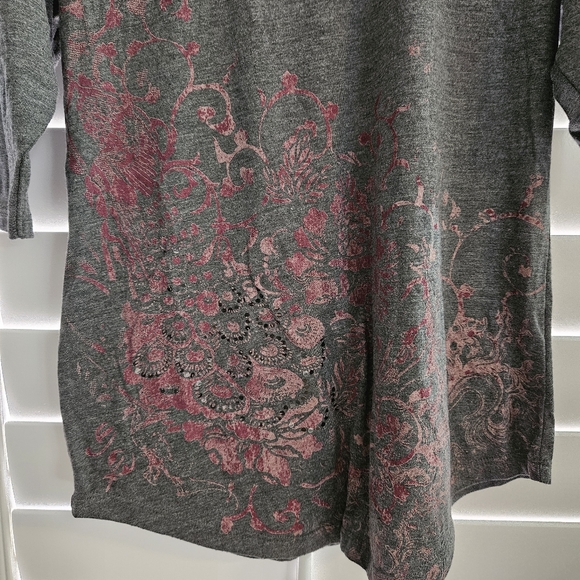 Mudd Cold Shoulder Top - Picture 2 of 5